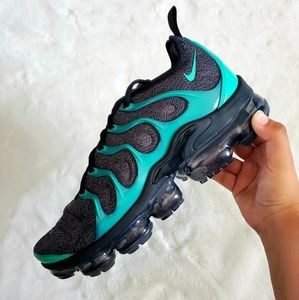 vapormax plus emerald